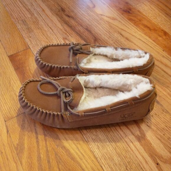 UGG Dakota Chestnut Suede Moccasin Slippers size 5 - Picture 4 of 5